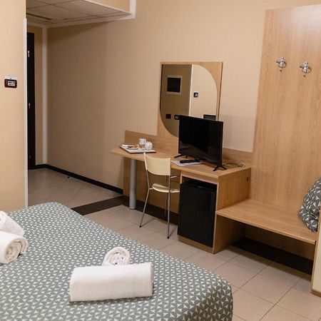 Hotel Ayri Medesano Esterno foto