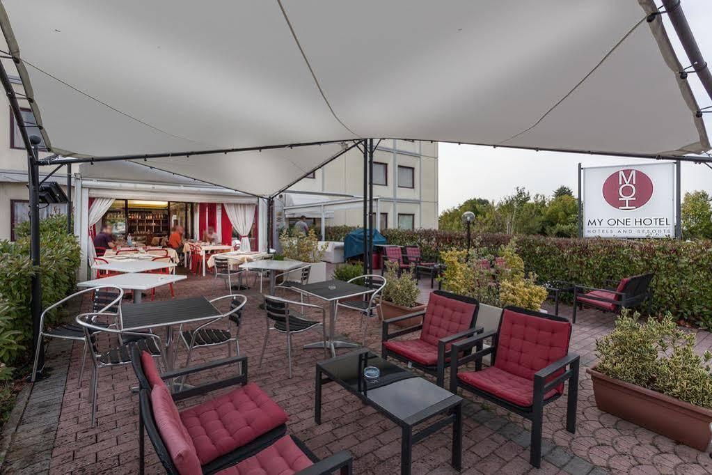 Hotel Ayri Medesano Esterno foto