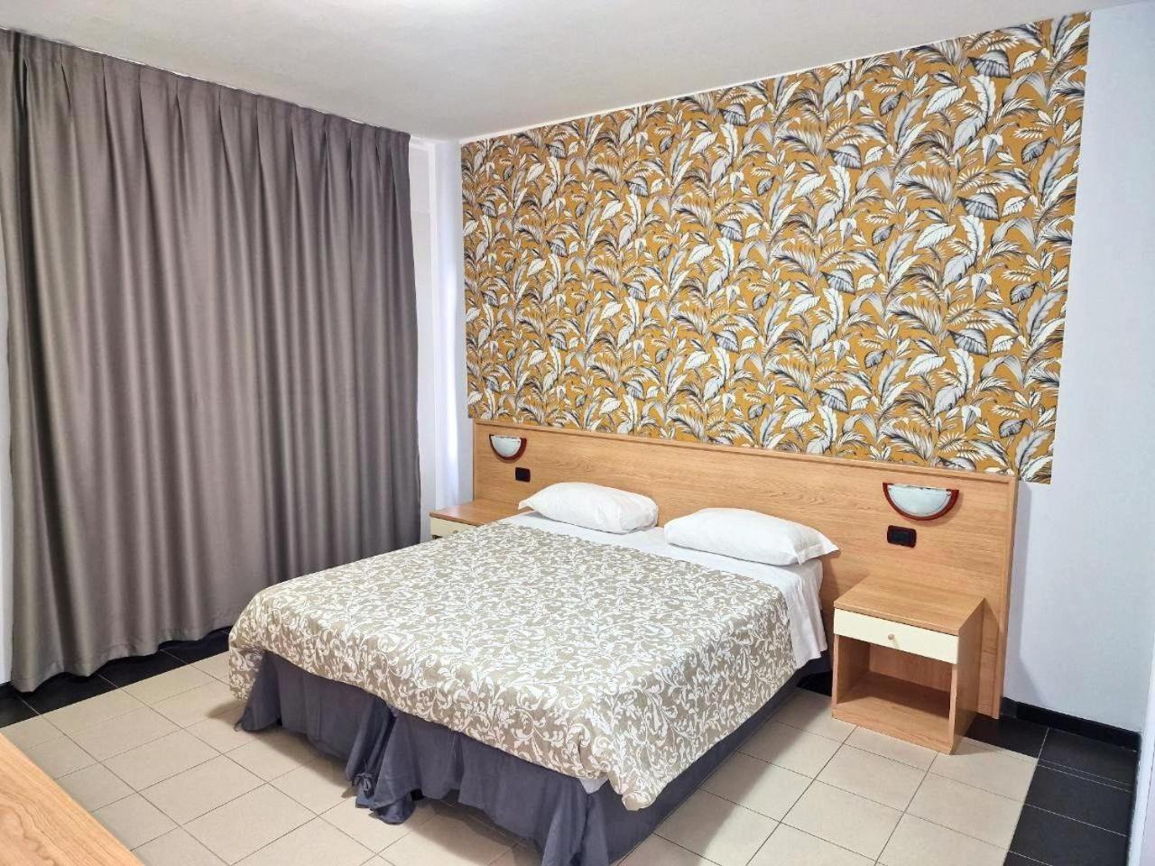 Hotel Ayri Medesano Esterno foto