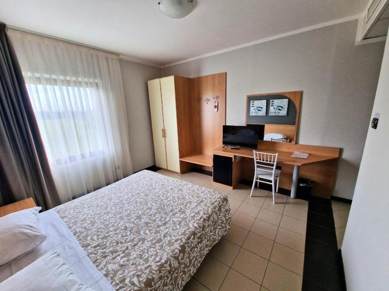 Hotel Ayri Medesano Esterno foto