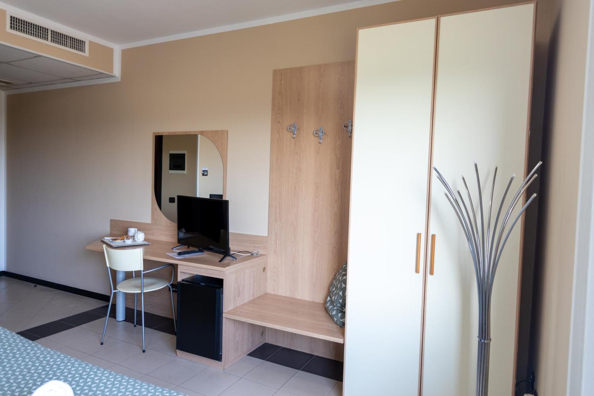 Hotel Ayri Medesano Esterno foto