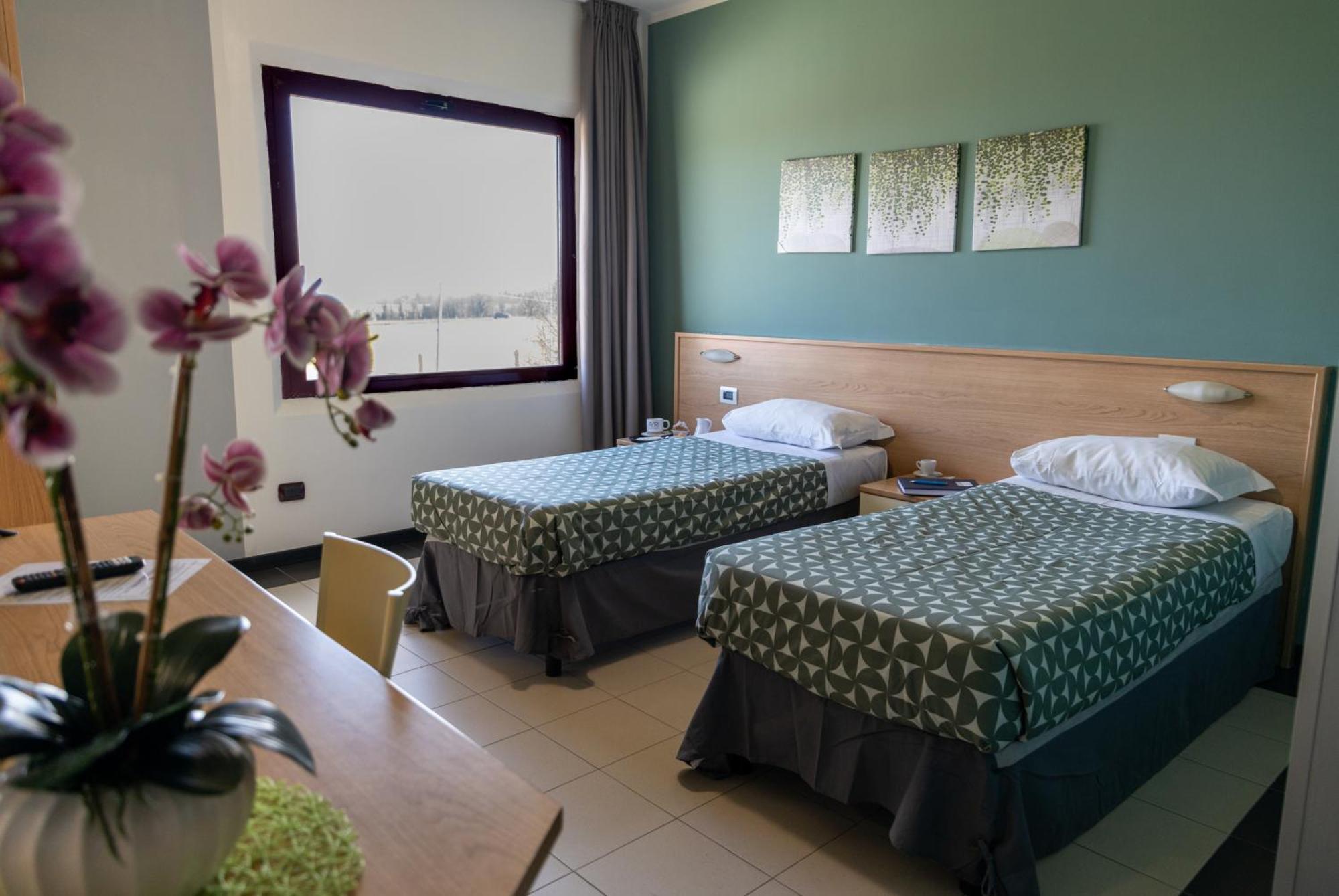 Hotel Ayri Medesano Esterno foto