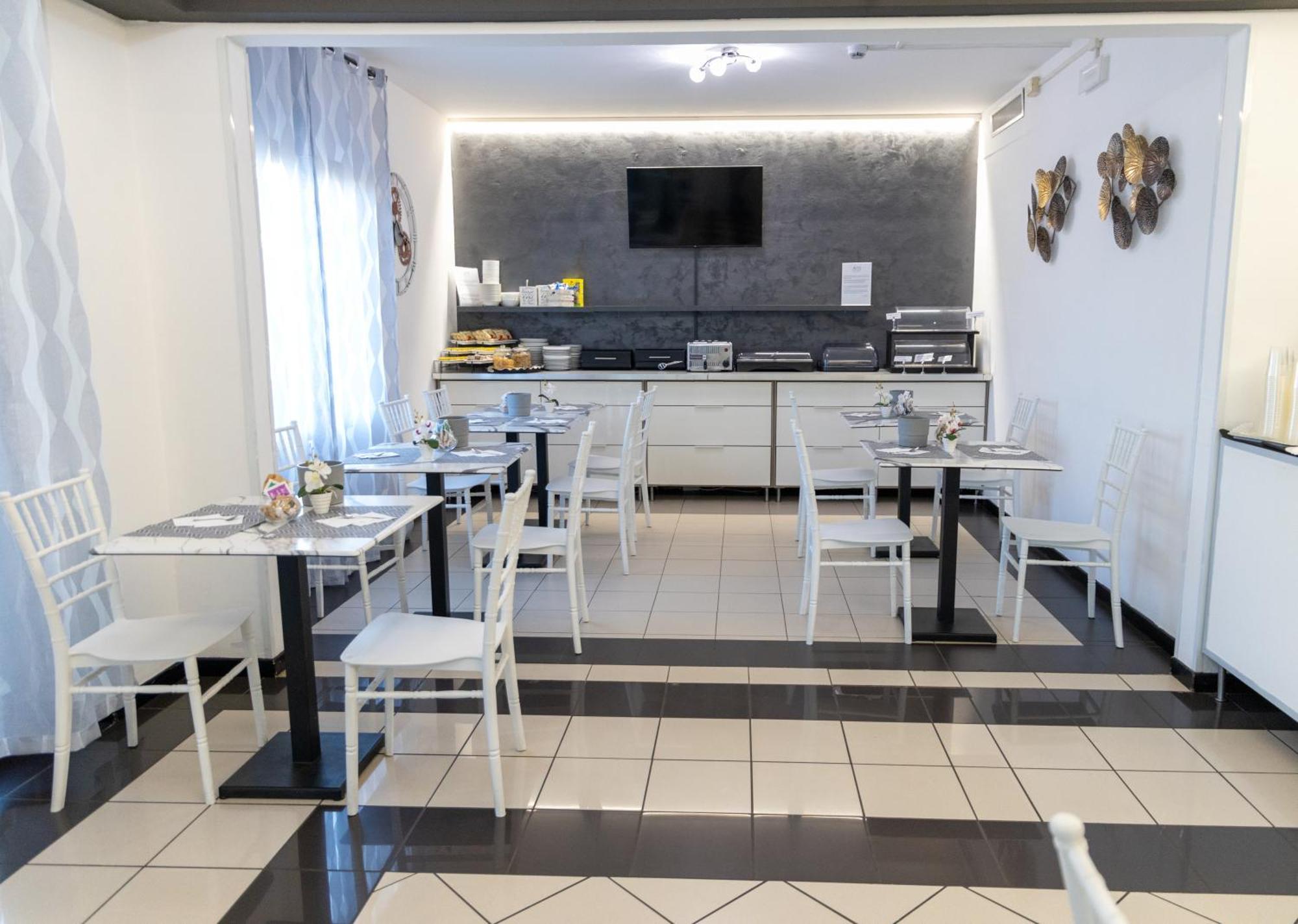 Hotel Ayri Medesano Esterno foto