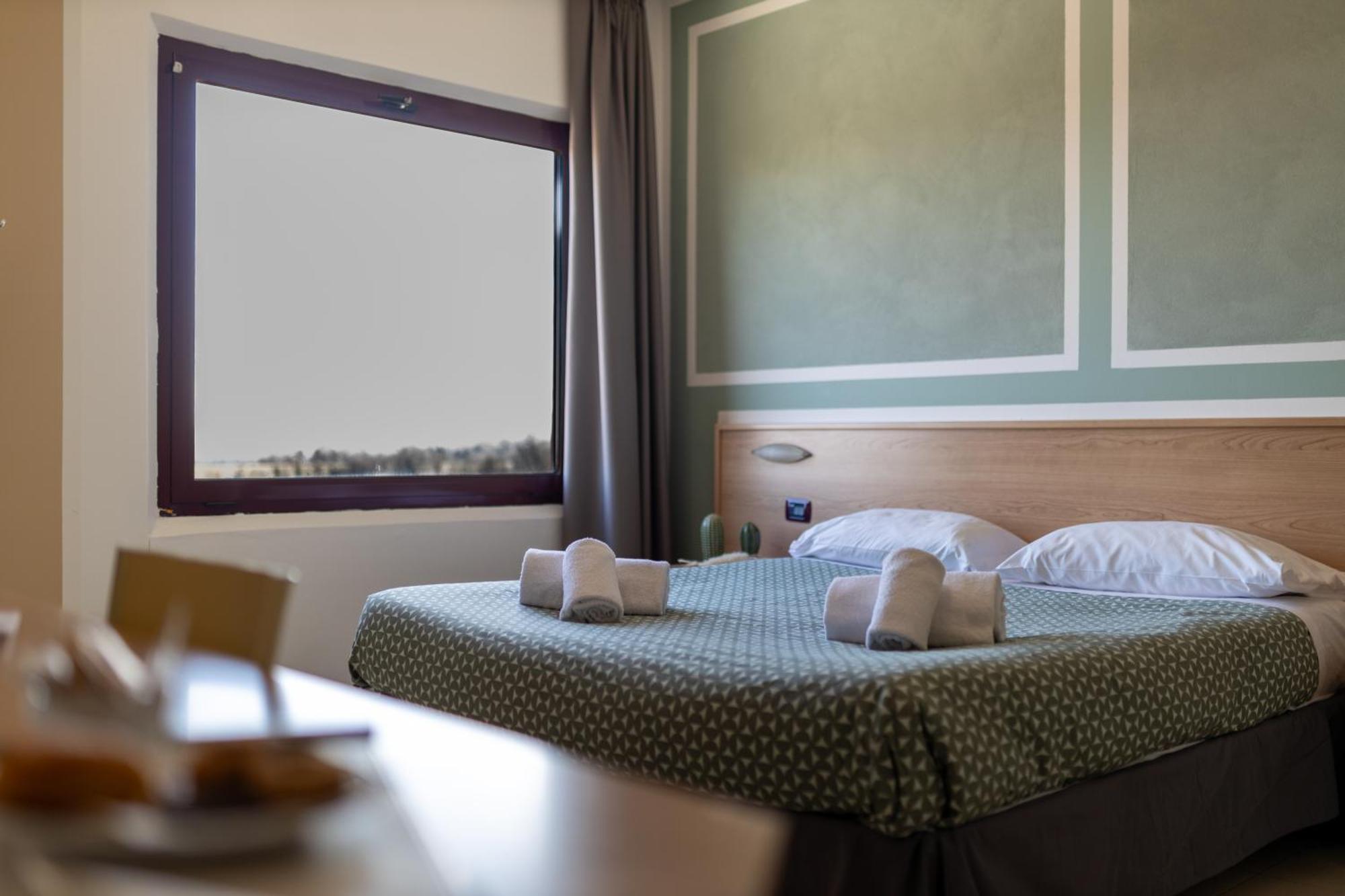 Hotel Ayri Medesano Esterno foto