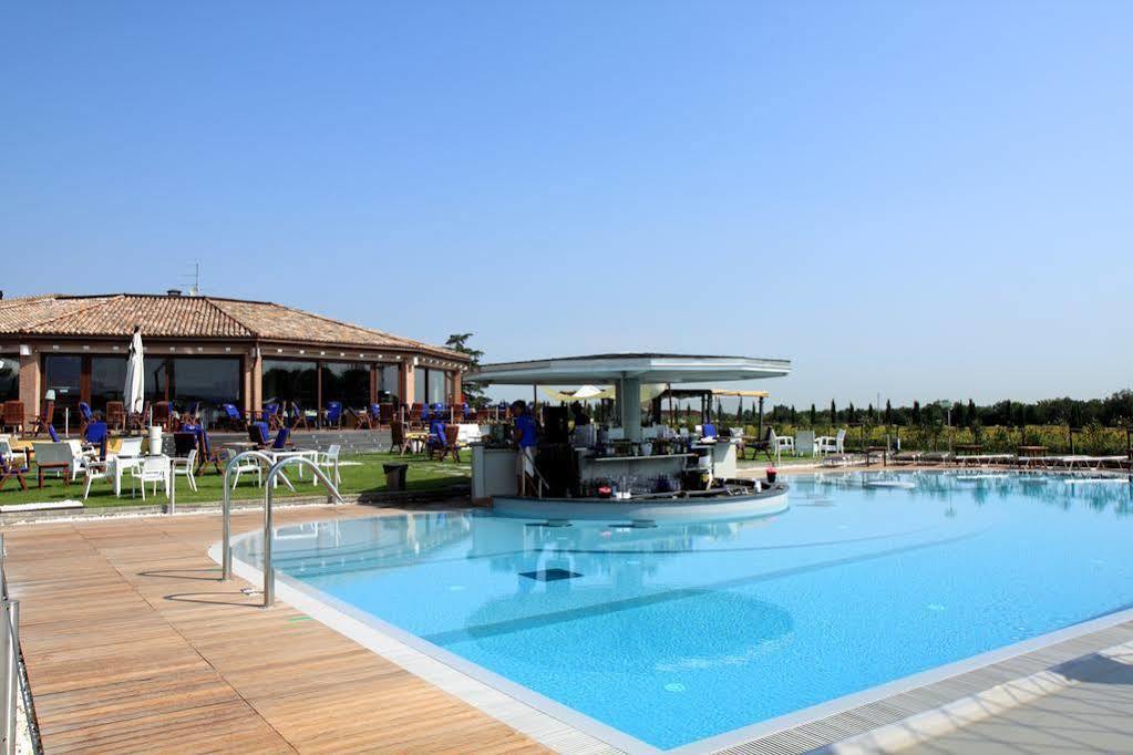 Hotel Ayri Medesano Esterno foto
